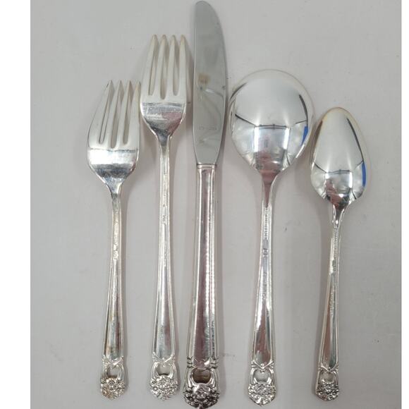 Rogers Brothers‎ Silverplate Eternally Yours Coquette 5 Piece Setting 2-8 - Picture 3 of 9